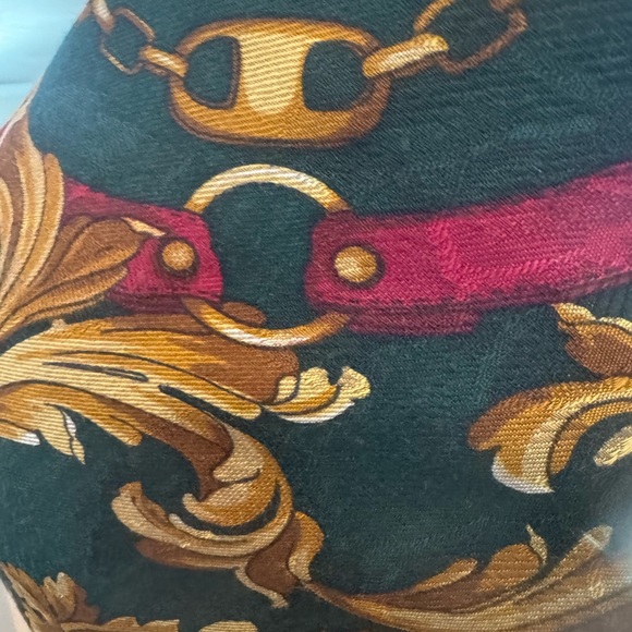 Saldarini Elegant Green and Gold Scarf - Picture 3 of 8